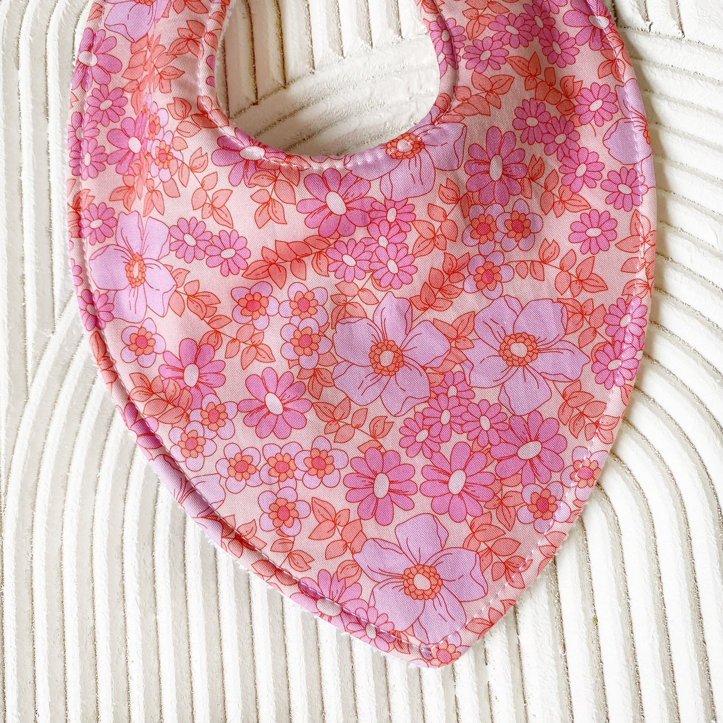 Nellie Bib