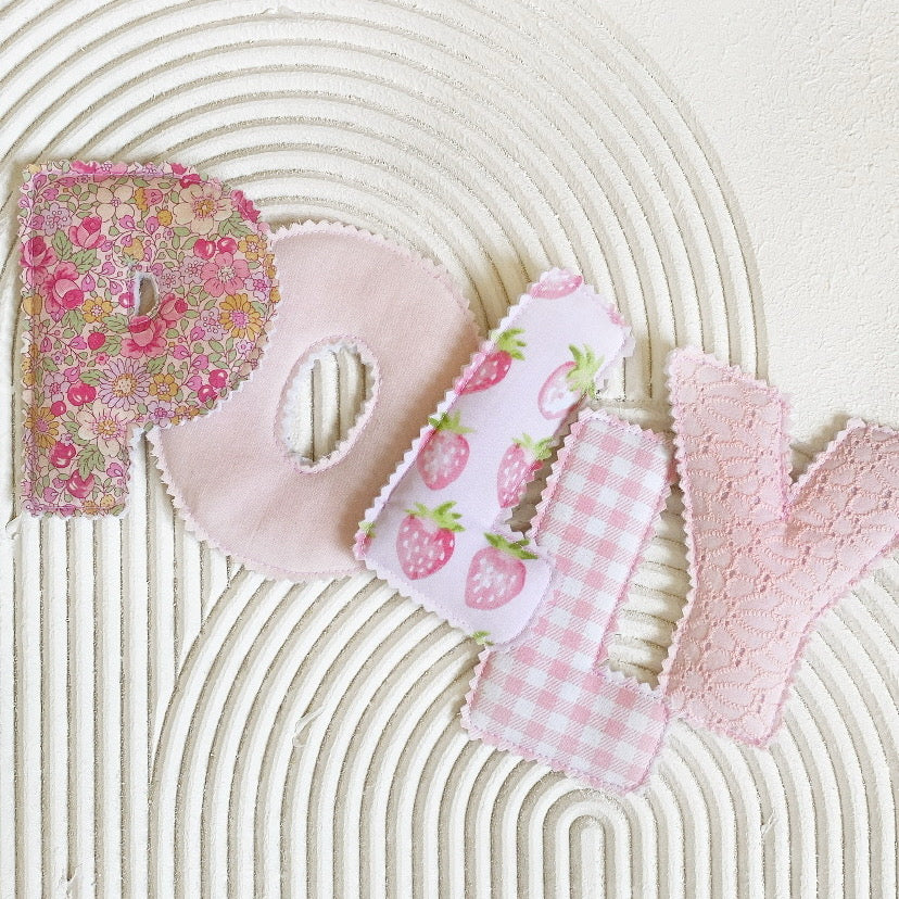 🍓 CUSTOM HANGING GARLANDS - $7 Per Letter