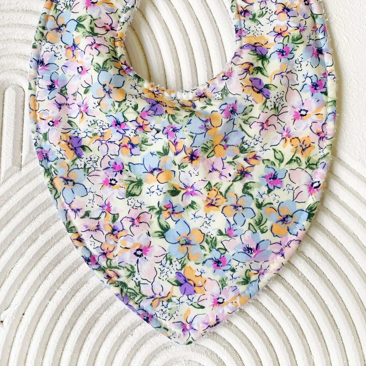 Ellia Bib
