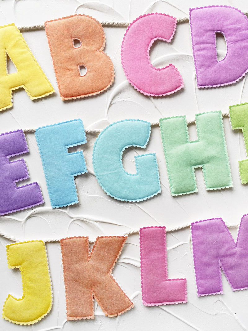🍎🦓 Full A-Z Alphabet Garland