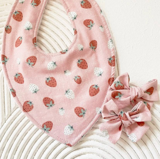 CUSTOM BIBS - Georgia 🎀